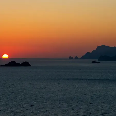 Exclusive In With Pool & View Praiano